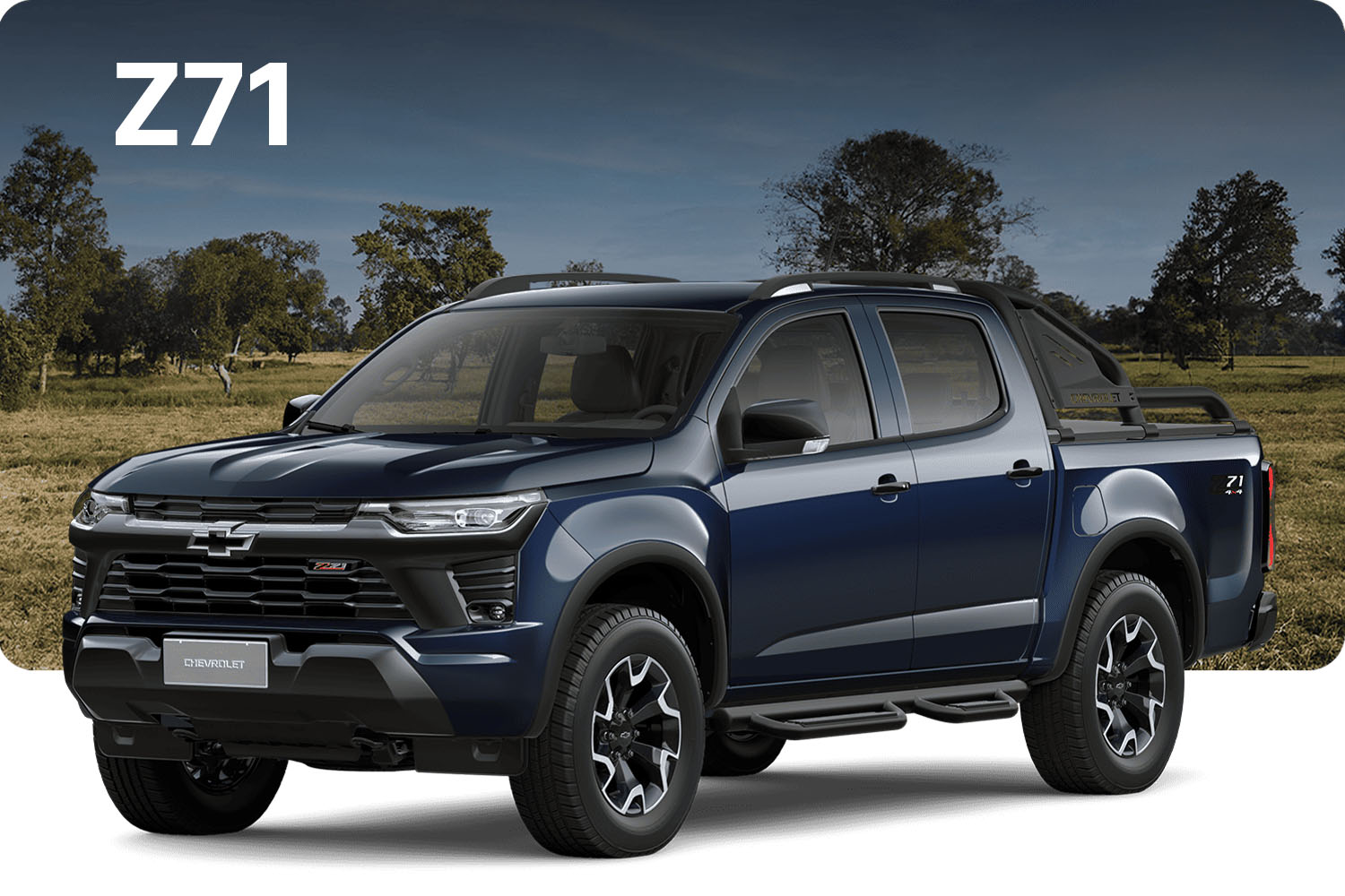 Chevrolet Colorado Z71 azul en paisaje campestre